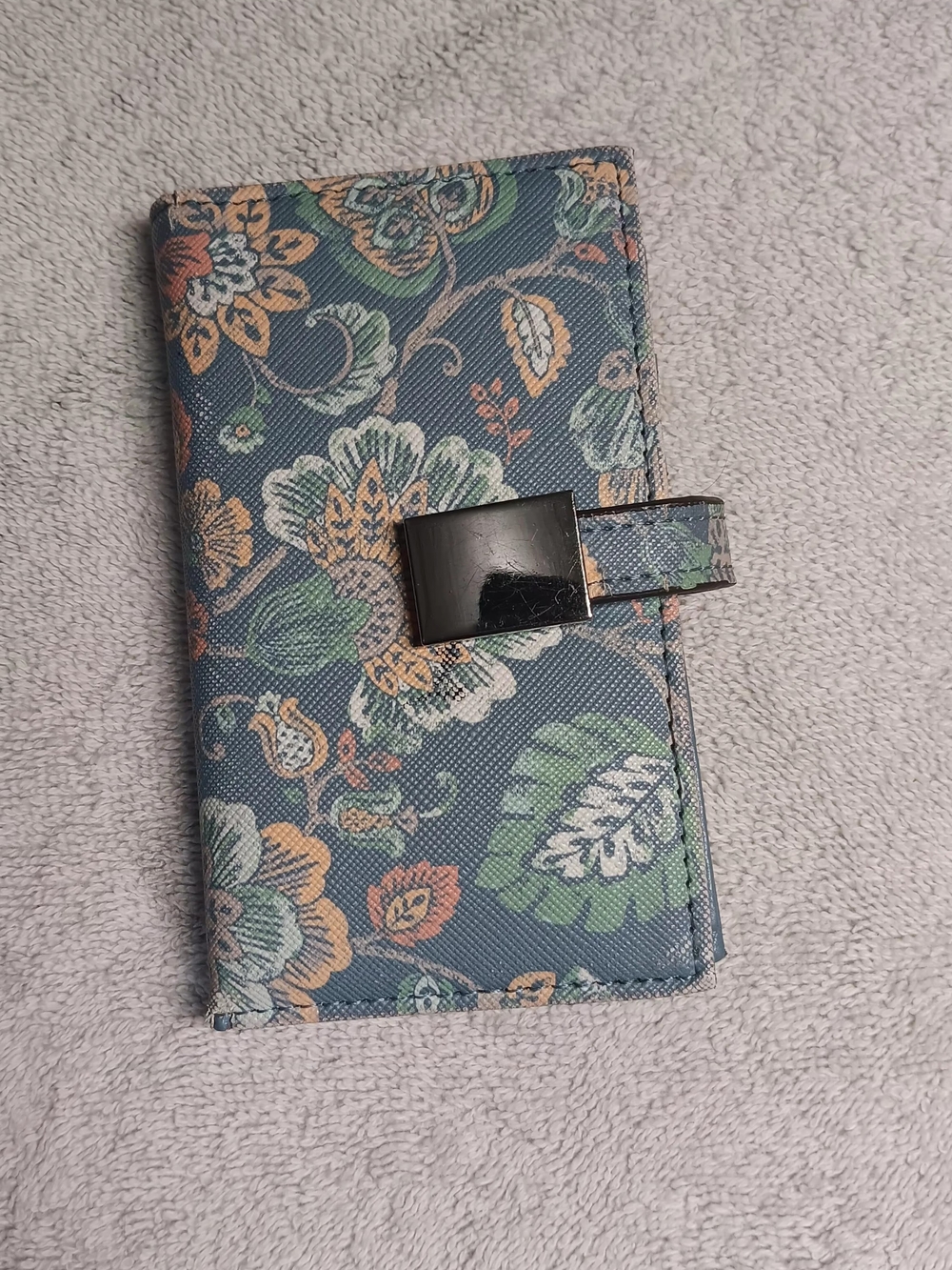 Floral Pattern Blue Phone Wallet Case with Magnetic Closure